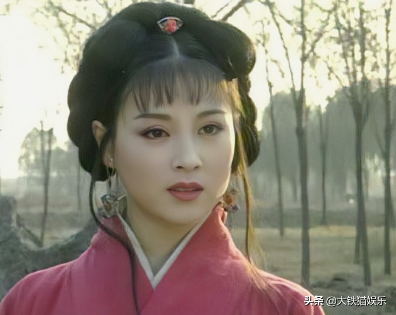 嘴歪也好看的女星，只服这5位，难怪于正说所有美人嘴都是歪的