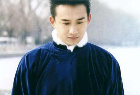 2011年初，黄磊坐航班飞台北，一次为了爱情，二次宣布退出歌坛？