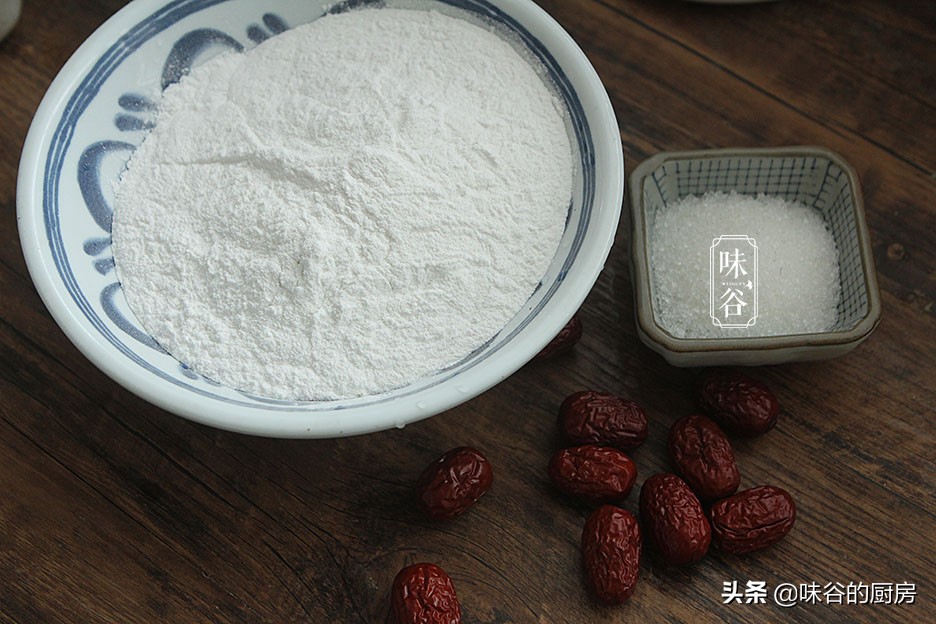 這糕點，吃一次饞一次，不用烤箱不打發，香甜軟糯，家人都愛吃