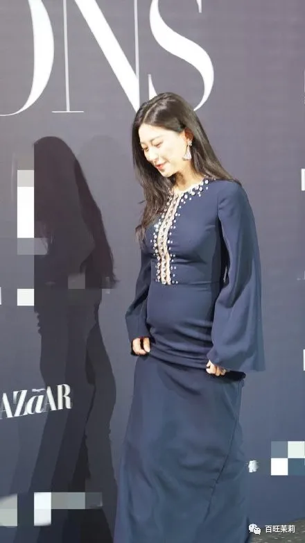 女明星怀孕终于不用比腰细了