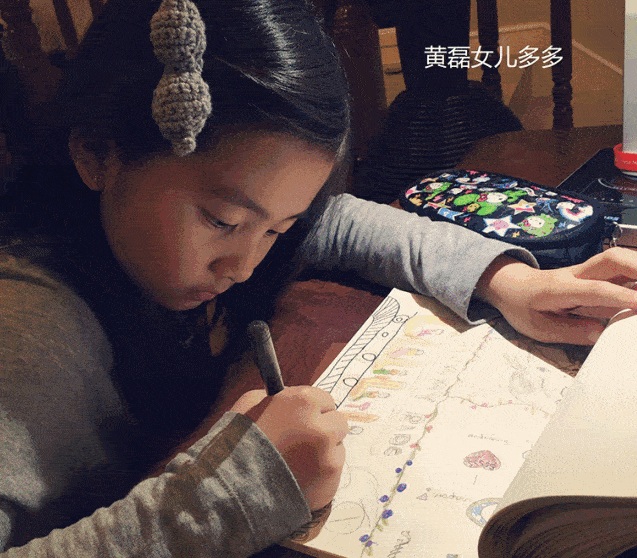 黄磊女儿的绘画天赋高，获得专业画家称赞，色彩搭配很有艺术感