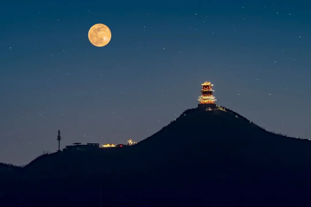 写明月zui美的10首诗词，明月如霜，清景无限，意境太美了