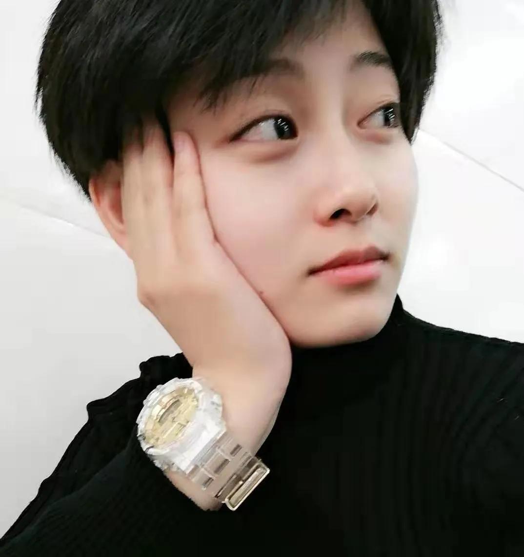 女兵入伍前后变化太大！网友：不一样的美，限