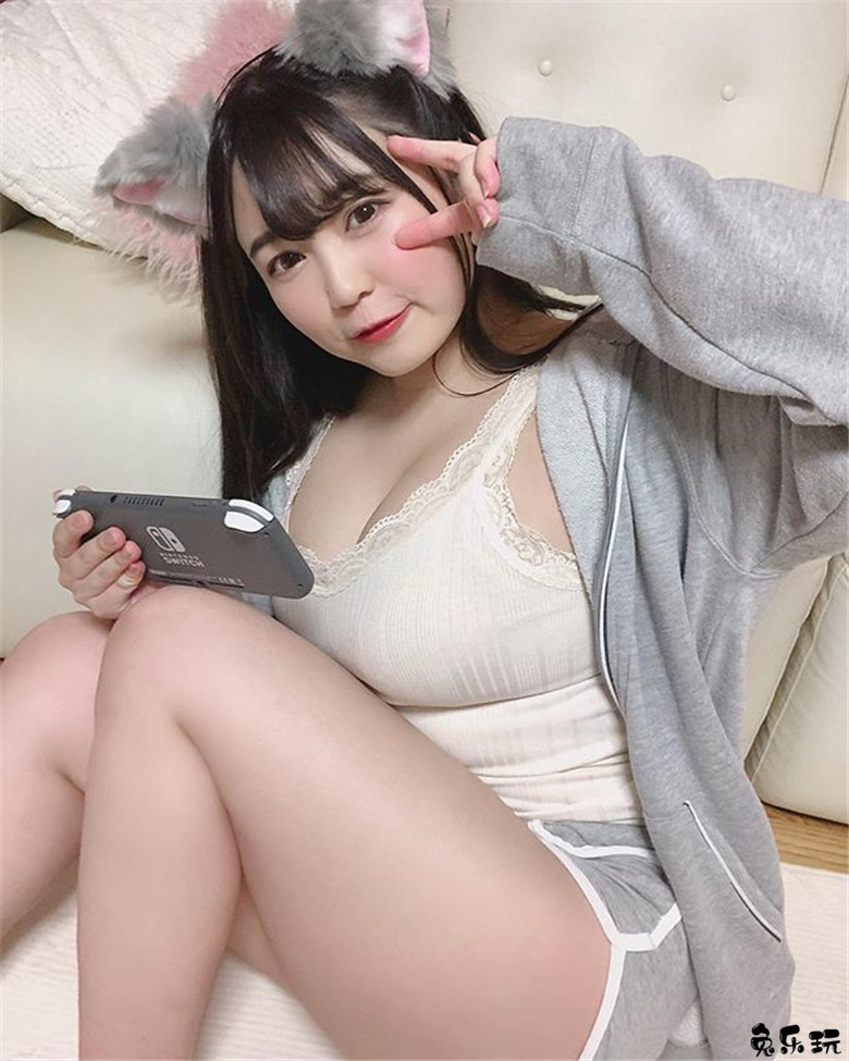 蠢萌美少女！天然大湿胸H级美少女“能美真奈”神级大凶肉感十足！