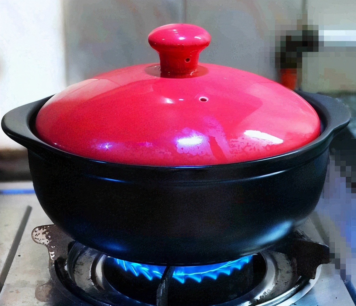 蔥油燜雞懶人做法：不放一滴水，出鍋嫩滑爽口，蔥香味十足