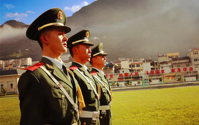 警察和軍人誰的權(quán)力更大？軍人一旦犯錯，警察可以拘留軍人嗎