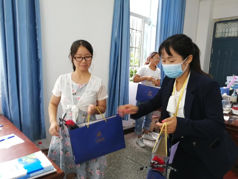 中牟县第六初级中学：老师，您辛苦了