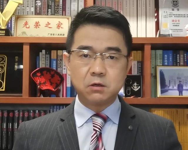 山东舰刚到南海，美舰就“送上门”来，解放军