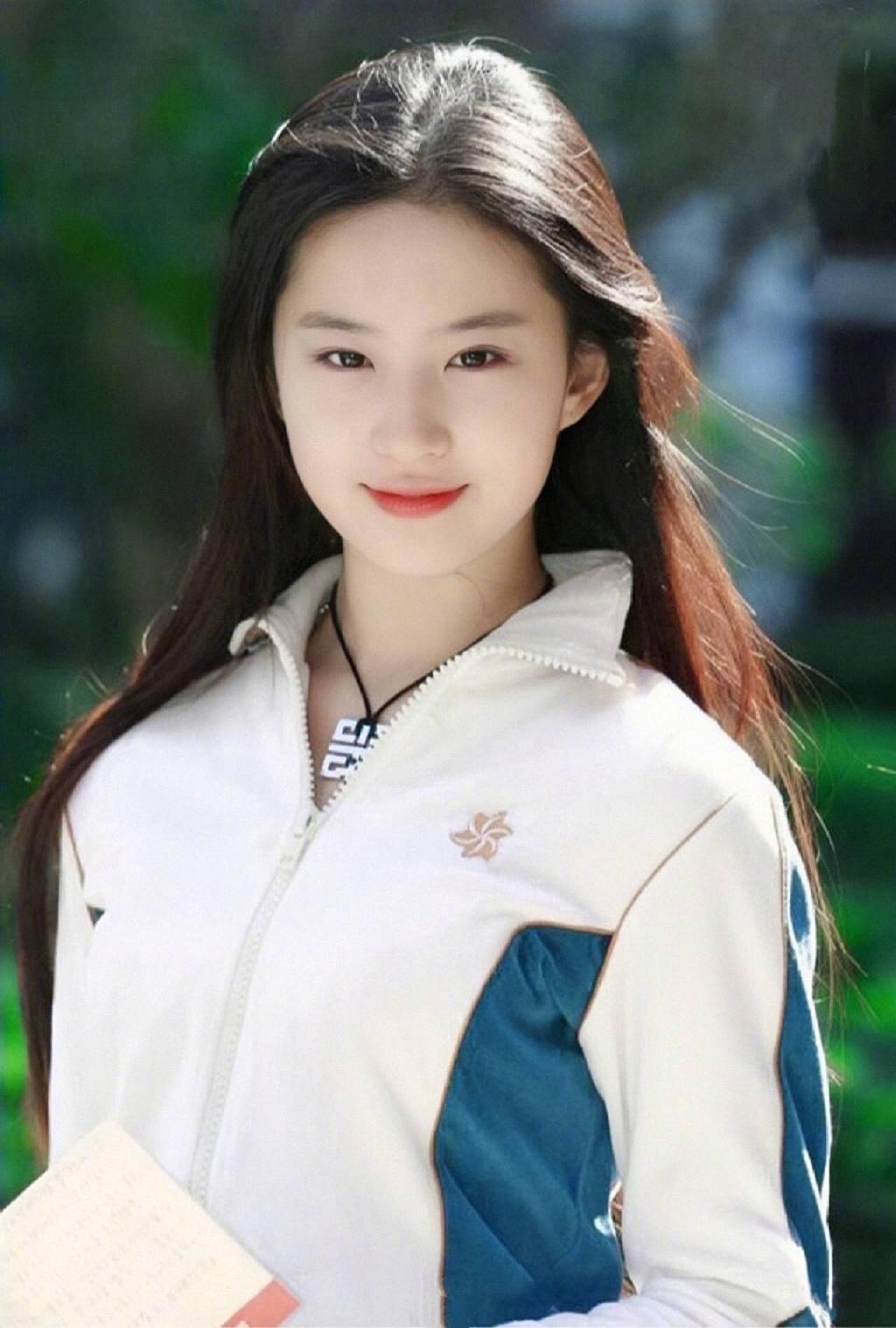 最具有古典气质的星座女，光芒万丈，温婉大气