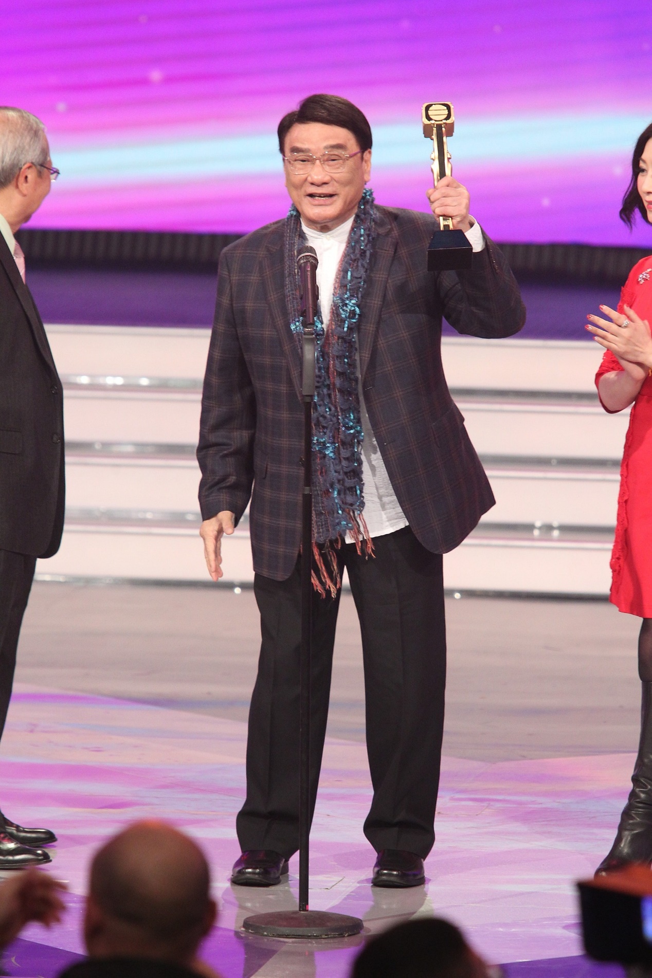 曾偉權因肺癌去世終年58，未婚無子，對相戀13年舊愛心懷歉意