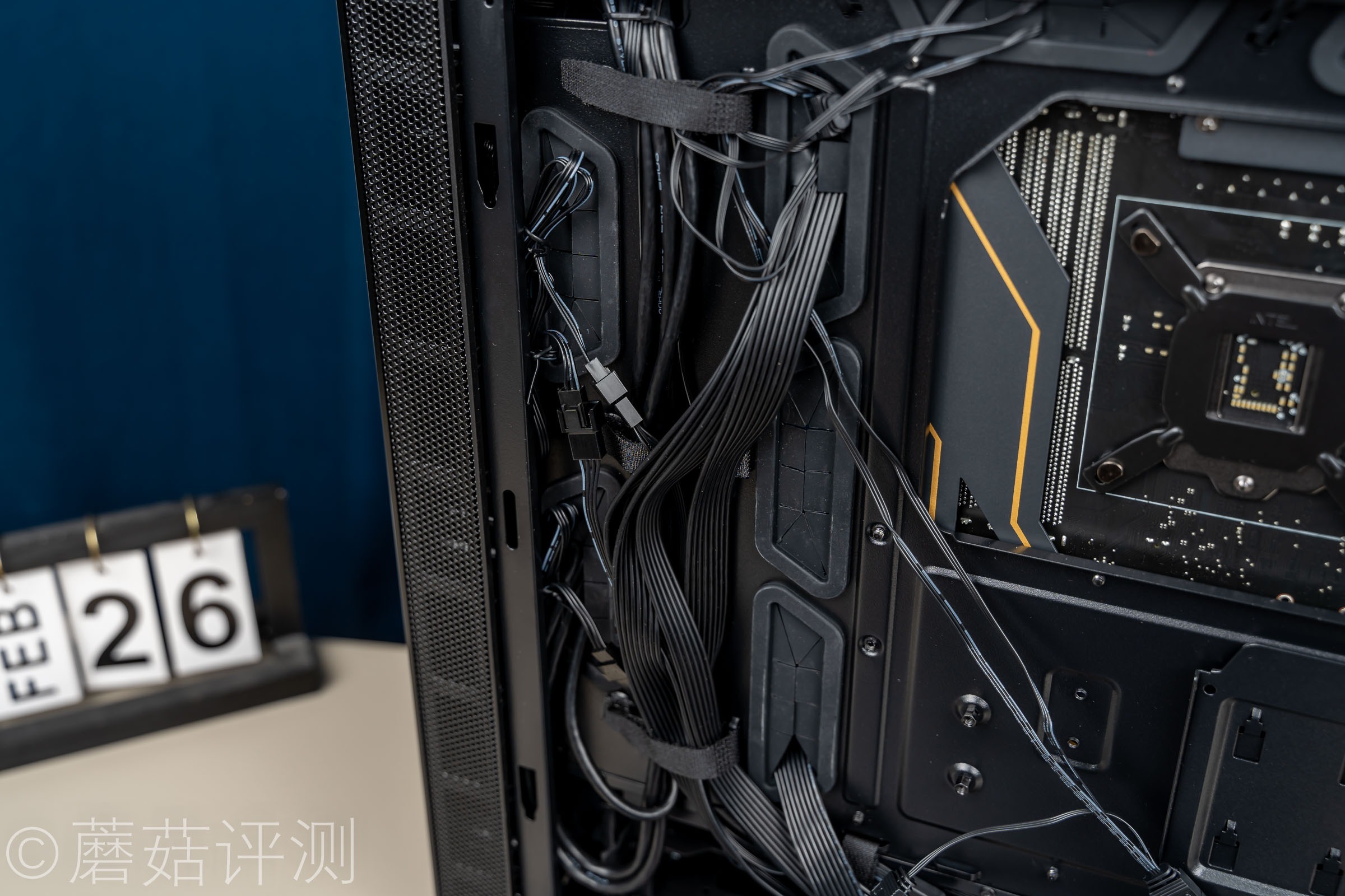 原来整机还可以这样装！微星MAG幻彩佩龙斧I9 10900K主机 拆解评测