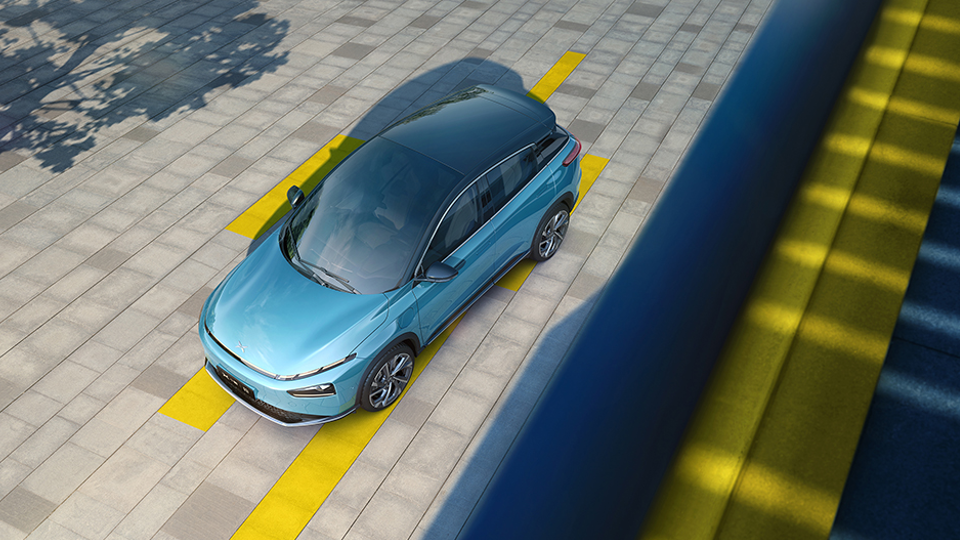 小鹏G3i对比宋PLUS EV：有趣向左，实用向右