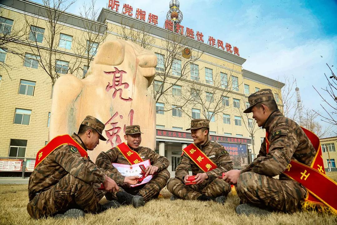 ���Ƚ����á��侯<a href=http://www.cngansu.cn/news/ target=_blank class=infotextkey>����</a>�ܶӰ���֧�� | ½����82���ž�ĳ��