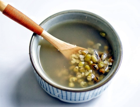 图片[1]-绿豆汤怎样快速煮开花？别直接下锅 多加1步 绿豆15分钟煮开花-起舞食谱网