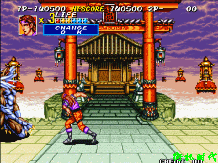 街機游戲讓人畏懼的魔鬼筋肉女，主角的小身板太單薄了