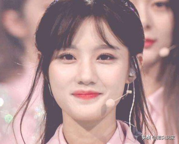 她靠周星驰出道，在《创造营101》被淘汰后，如今一首歌红遍全网