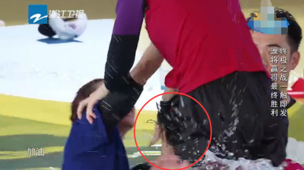 明星录综艺有多危险？邓超打石膏、baby骨折，最