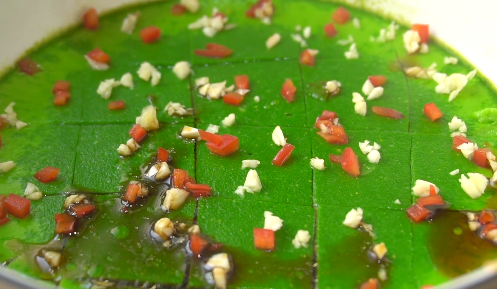 教你做蔬菜雙色水蒸蛋，口感滑嫩，營養豐富，老人孩子都愛吃