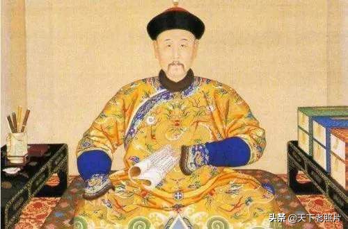 雍正皇帝真实相貌如何？画像和塑像那个更可信？