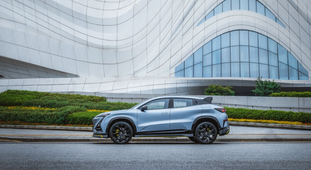 没有盼到2.0T，运动版UNI-T上市等来了一个“弹射起步”