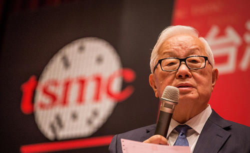 台积电落入美国“陷阱”！一天蒸发1000亿，张忠谋能否笑到最后？