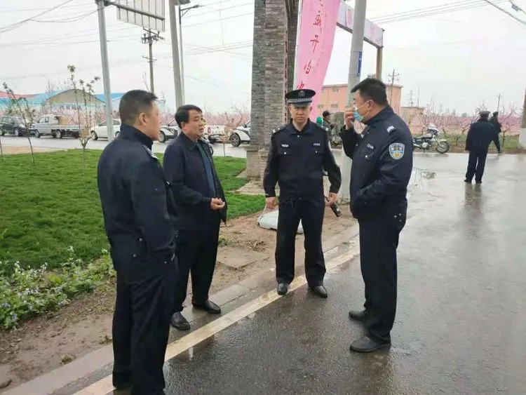 邯郸市邯山一大队圆满完成“万亩桃园”文化节交通安保工作