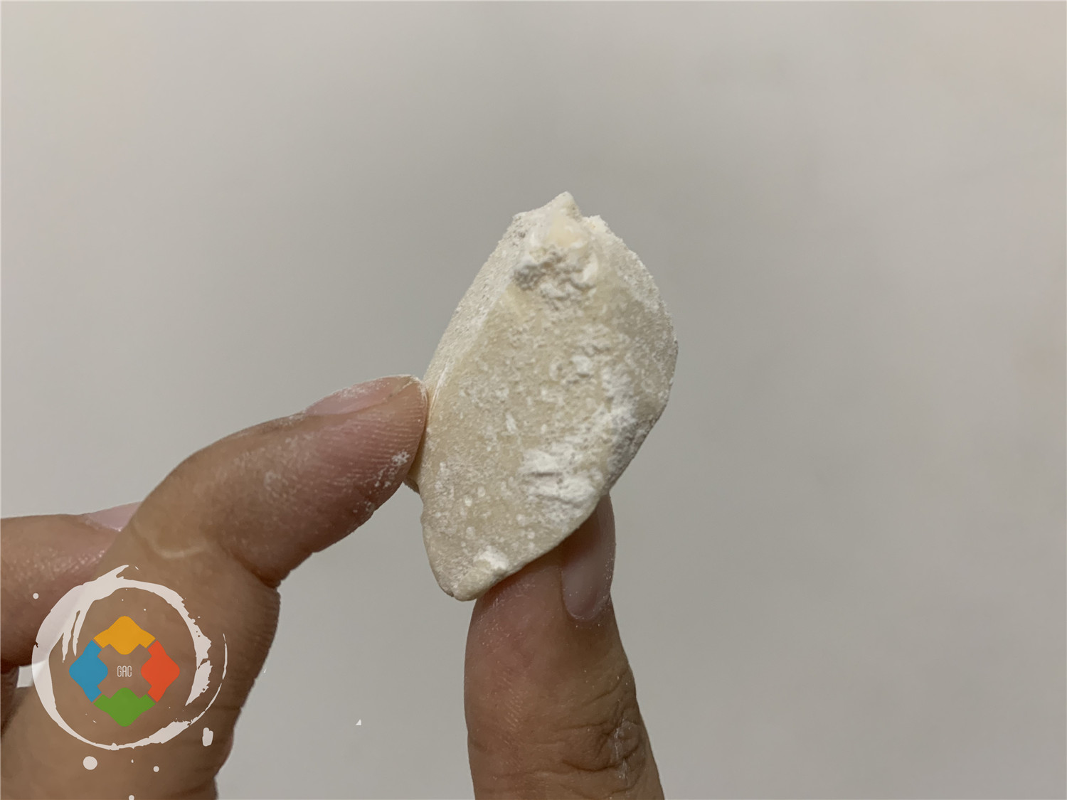 重庆路边摊为何消失？小贩不讲诚信，6块钱的麻糖都缺斤少两