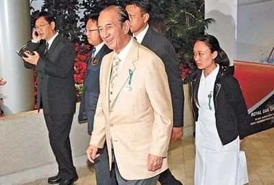 拒绝做赌王五太，拿何鸿燊上亿家产转身嫁人，