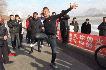 “为什么要喊奥利给？”爆火背后，我看见了成