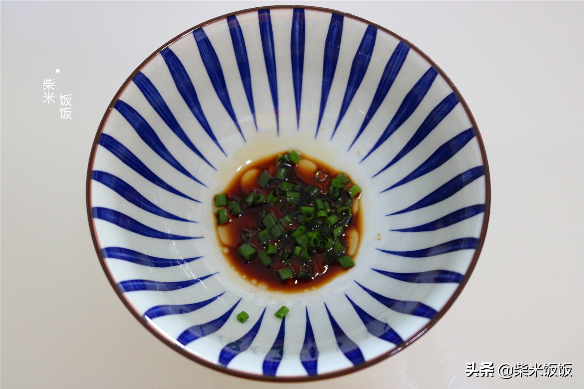 不想做饭就吃它，煮一煮很简单，柔软筋道，好吃得连汤也不剩