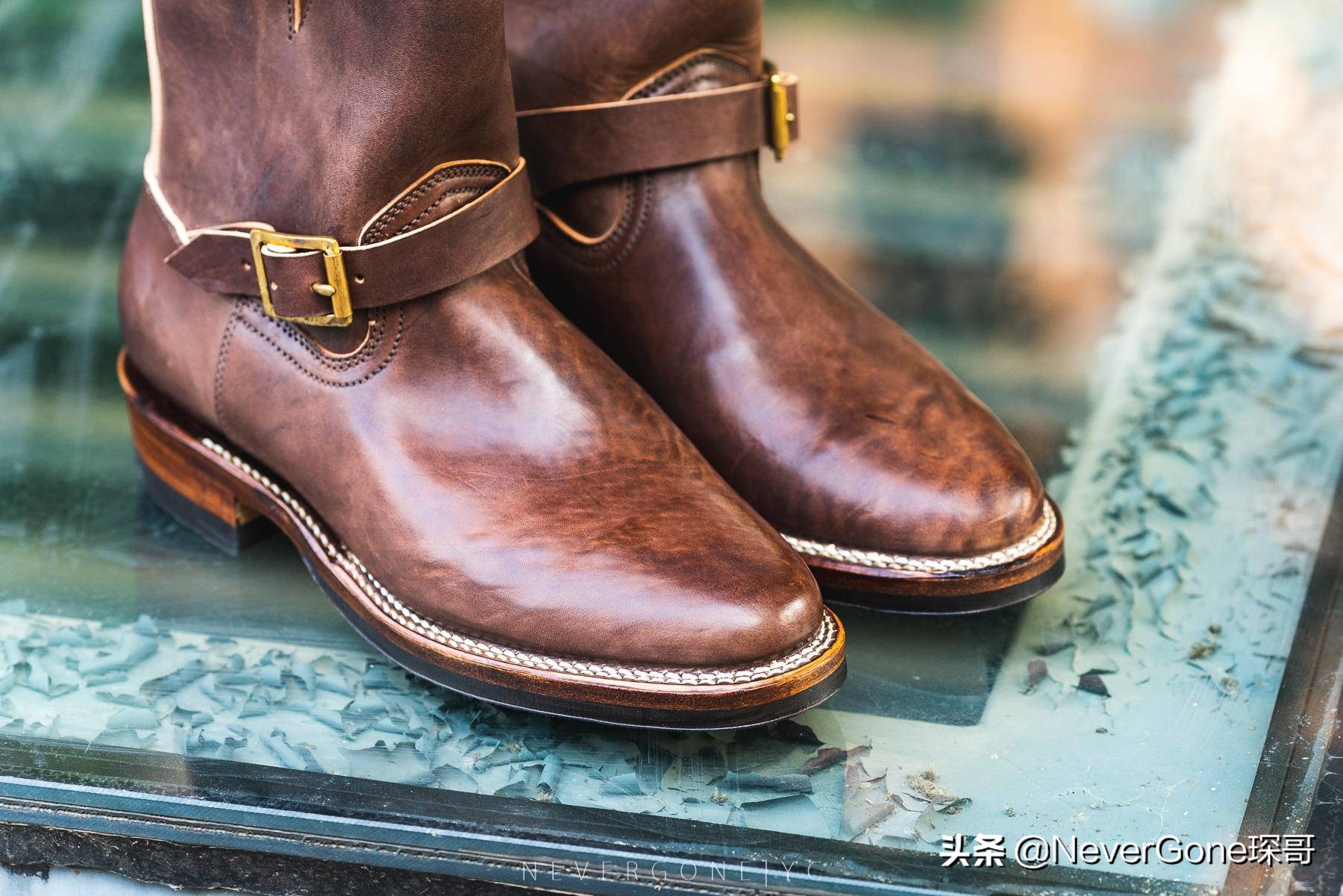 一双少见但高端的电工雨鞋——Viberg 2060马皮工程师