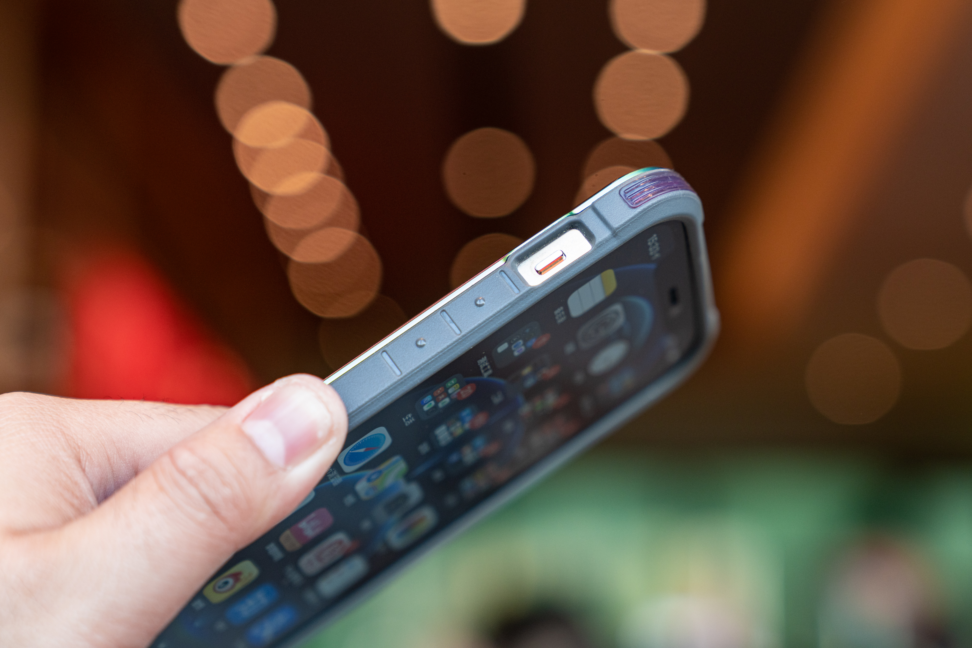 iPhone 12配件怎么选？手机壳、快充头、无线充一