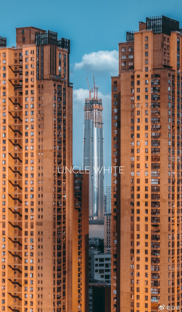 他拍的照片被央媒做成海报，每一幅都是热爱武汉的最好证明｜城市摄影队