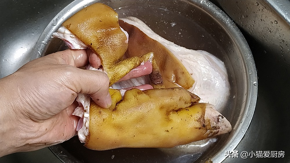 圖片[4]-秋冬季節蓮藕和豬蹄要這樣吃 配料和做法都很簡單 燉一鍋不夠吃-起舞食譜網