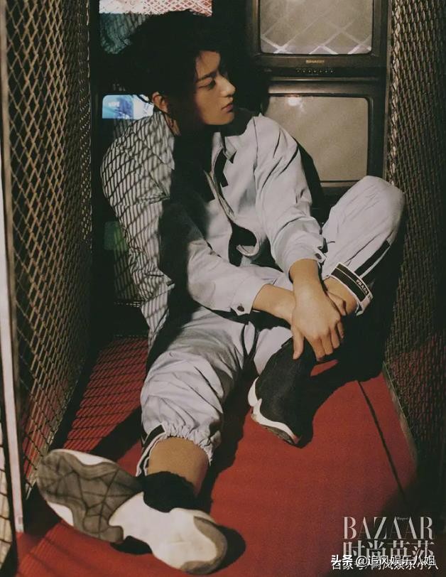 门槛|黄子韬感慨娱乐圈门槛真的越来越低登热搜 网友赞美嘲讽并存,你支持他吗?