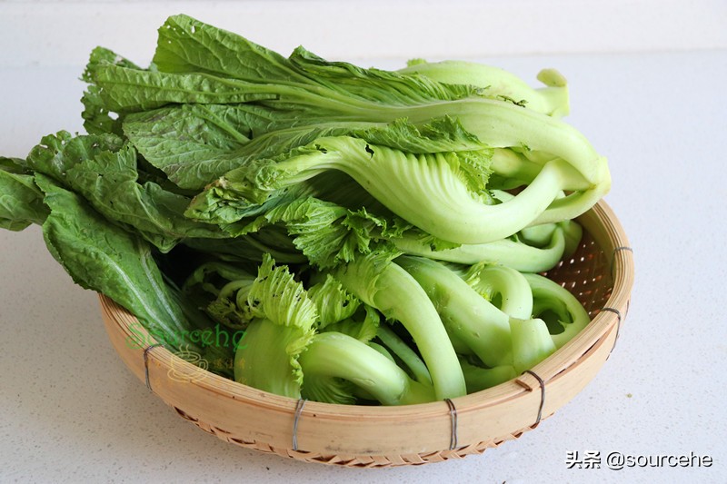 廣東用芥菜醃酸菜，掌握3個技巧，5天酸脆爽口，能儲存一年不壞