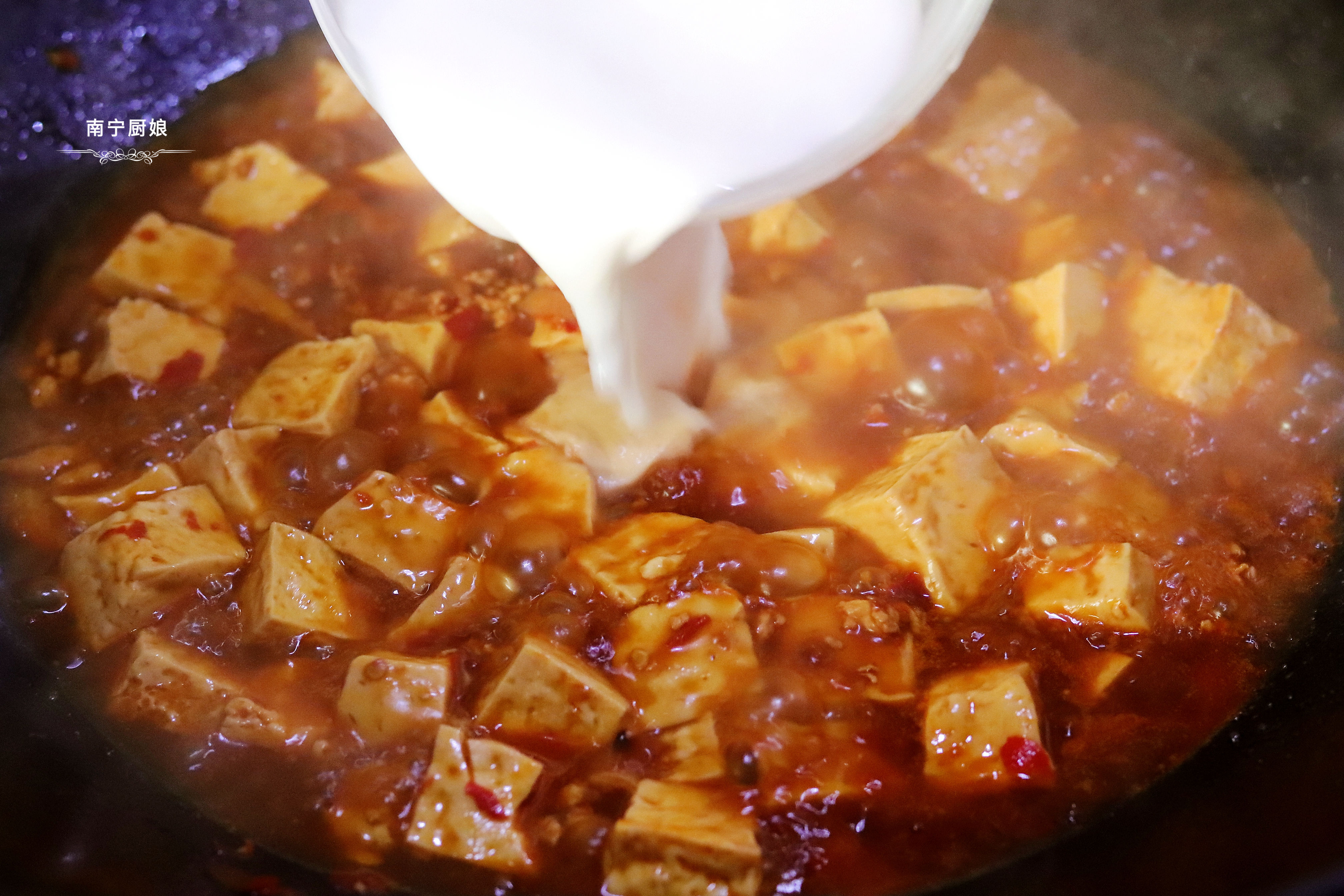 豆腐最饞人的做法，我家一周要吃5次才過癮，每次做一鍋飯不夠吃