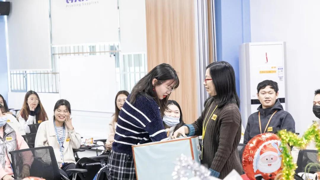 分享欢乐，传递惊喜｜爱墨交换礼物元旦派对