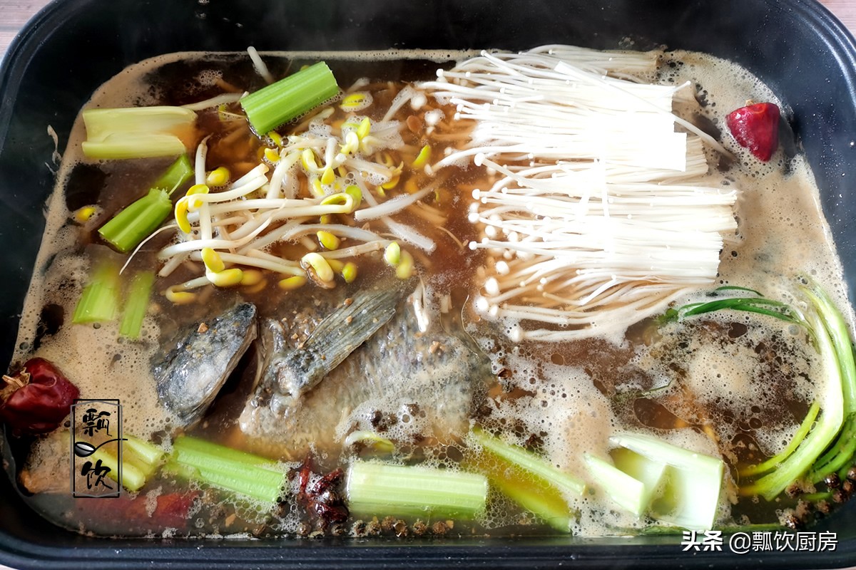 寒冷的冬天，在家做魚鍋很簡單，湯鮮味美，營養又溫暖，太喜歡了