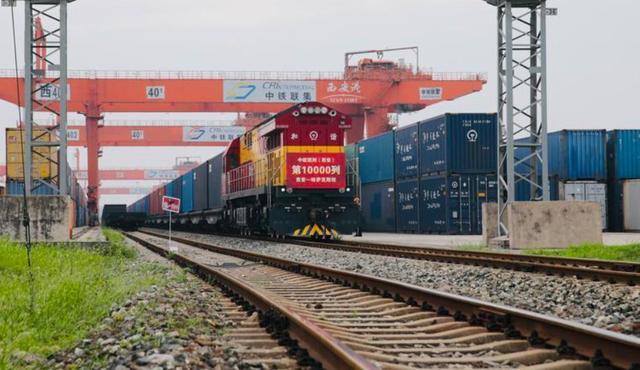 ��ŷ���У��������ۼƿ��������ﵽ10000��