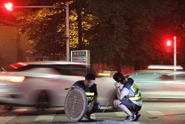 黄石：总有这么一群夜间“听诊”人，聆听地下的水声