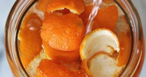 女人睡前把橘子皮貼在肚臍上，3件好事或許會不請自來，不妨一看