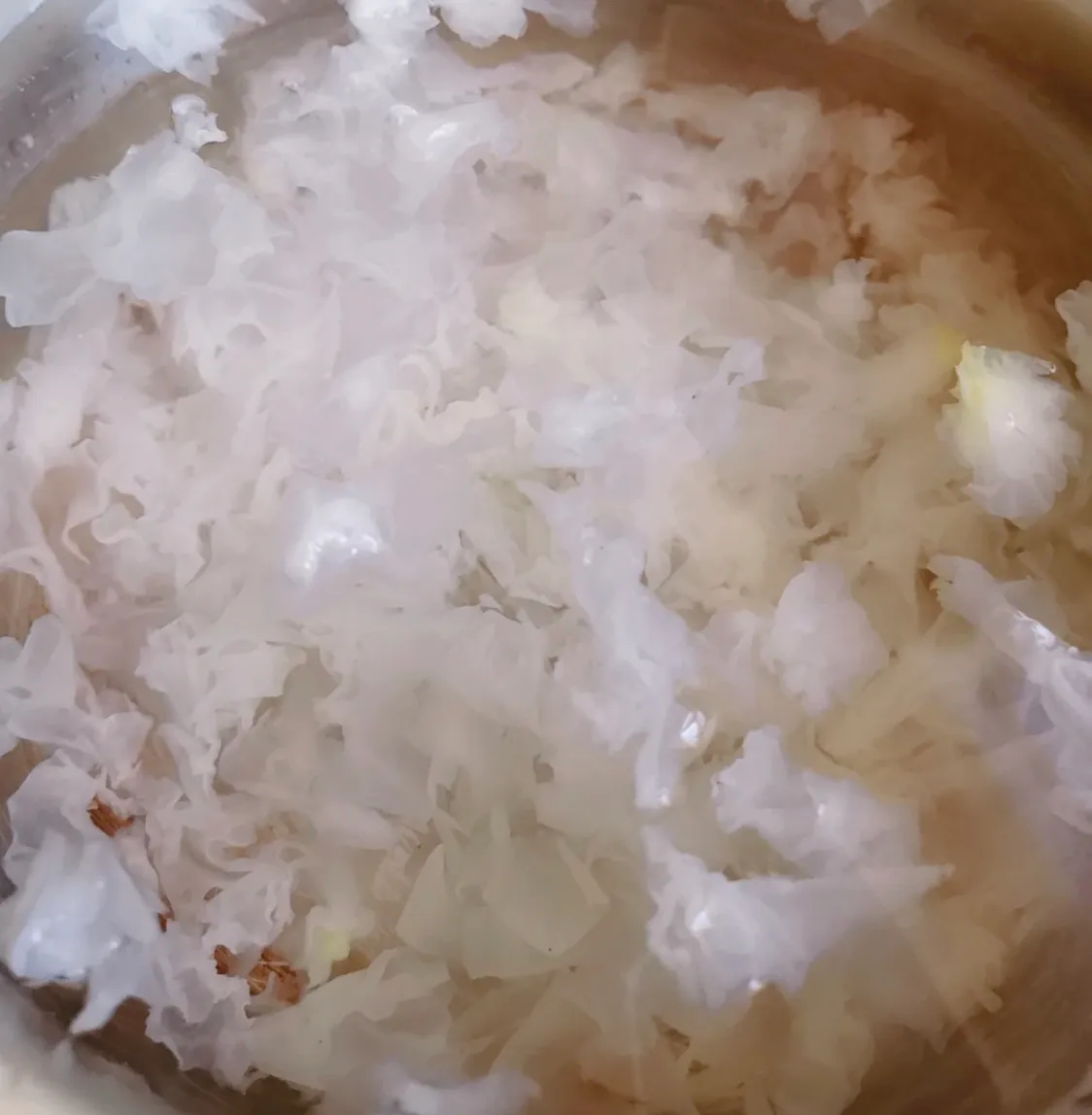 适合秋季喝的银耳梨汤 美食做法 第3张 适合秋季喝的银耳梨汤 美食做法 第3张