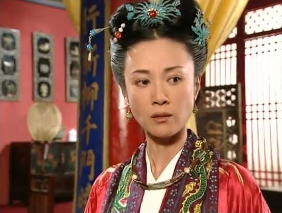 25岁火遍全国，28岁嫁老师，52岁跌落神坛，傅艺