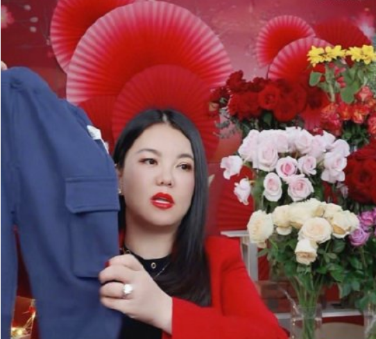 李湘形象大翻车？疑租房直播留下一屋子垃圾，