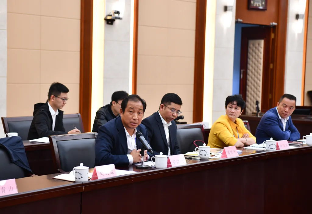 推动适度规模经营提升发展能力水平省市人大代表专题视察全市农民专业合作社建设