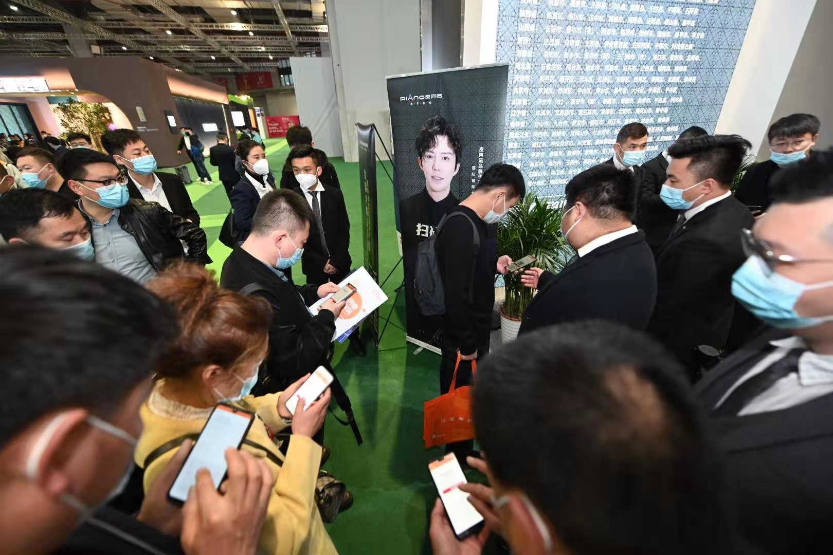 皮阿诺出手不凡，大师定制吸引眼球大放异彩