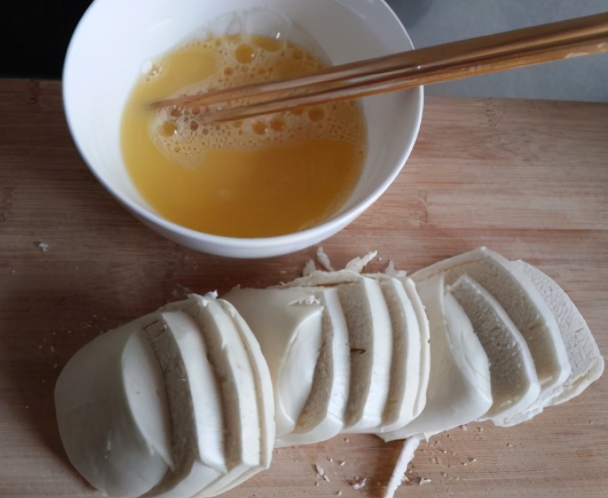 Fried steamed buns, don’t just wrap the egg mixture directly, learn to do one more step, it’s crispy and fragrant without oil absorption, super delicious