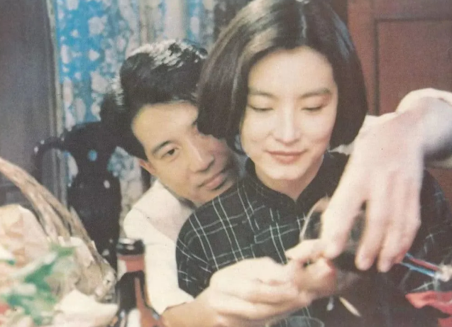 民国渣男翘楚胡兰成：在同学家吃干抹净，却让