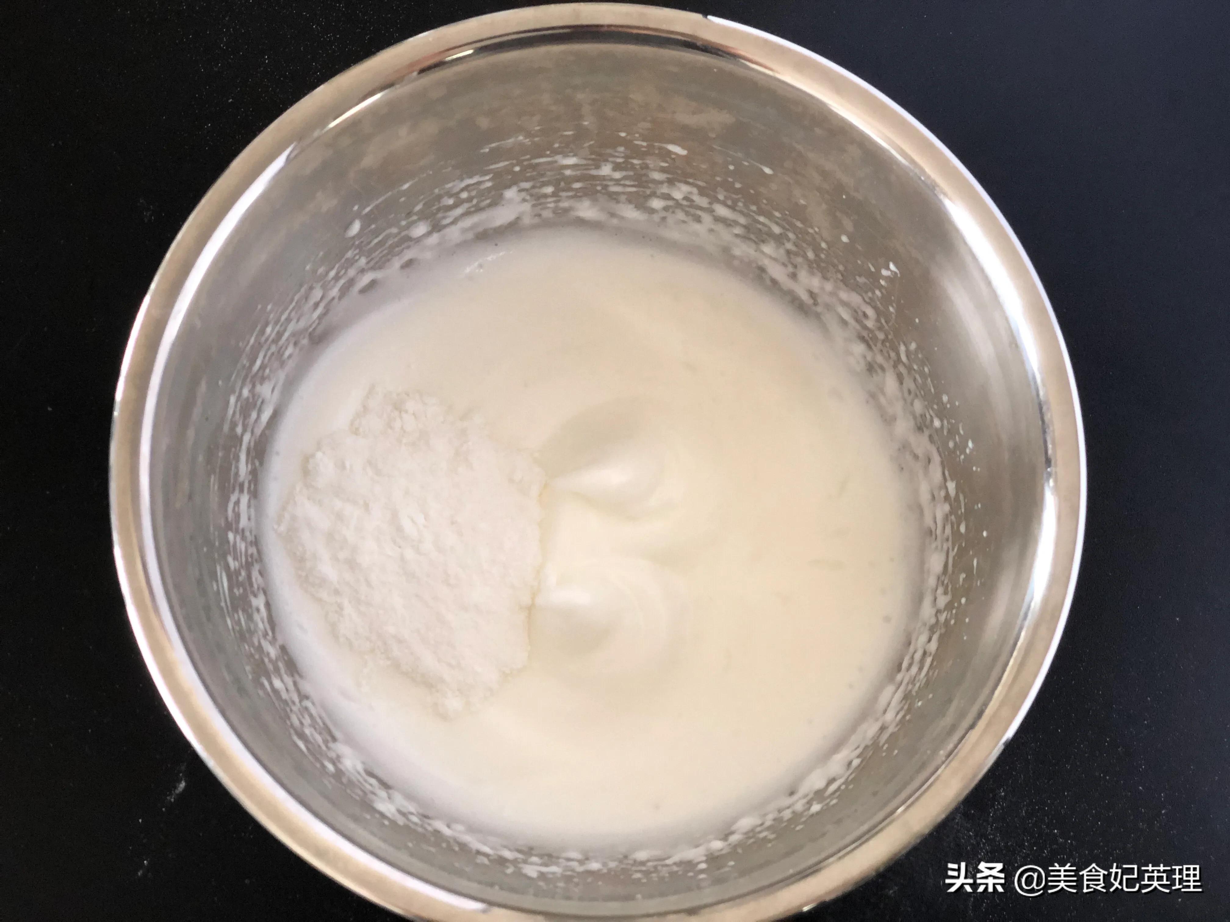 用蛋清做小零食简直太香了，两个蛋清做一堆！入口即化宝宝超喜欢